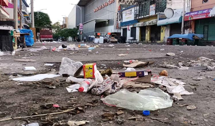 Área de limpia de Centro “mete velocidad” ante basurero que dejaron en inmediaciones del Pino Suárez