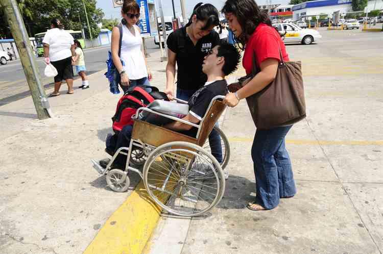 Que gobierno de Merino aclare por qué no firmó convenio para pensión universal a discapacitados: ONG’s