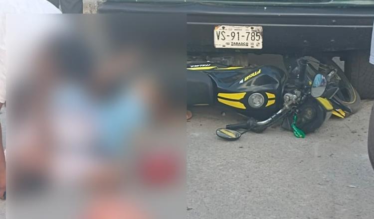 Iba distraído y termina atropellando a motociclista en Teapa