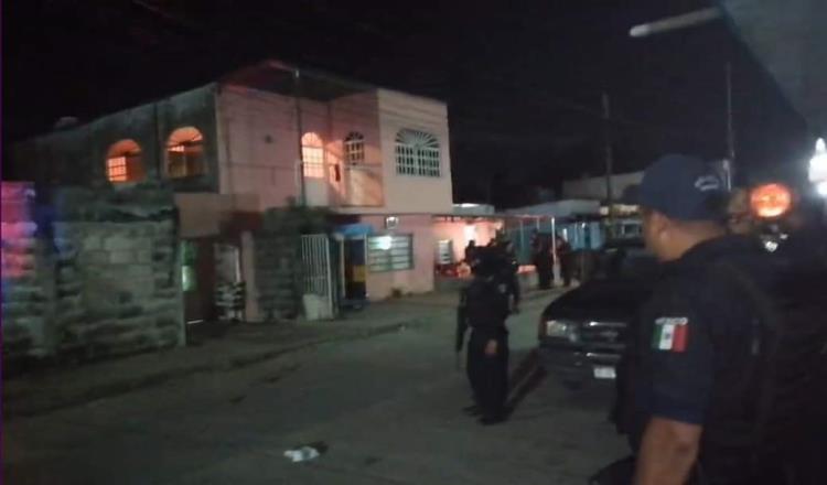 Balean a mujer en Macuspana; sicarios dejan narcomensaje contra policías