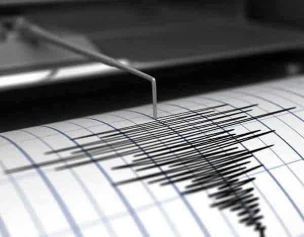 Registran sismo de magnitud 7.6 en Indonesia