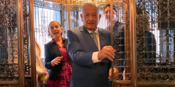 La hace AMLO de "elevadorista" en recorrido a Biden y Trudeau por Palacio Nacional