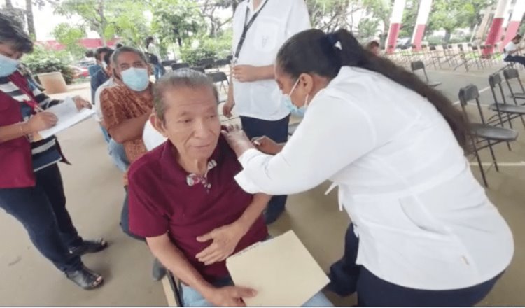 Confían tabasqueños en vacuna cubana; llaman a aplicarse cuarta dosis