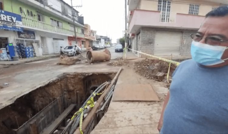 Deja Centro inconclusa la reparación de drenaje en Atasta se quejan vecinos