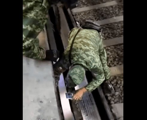 Baja Ejército a las vías del Metro por lata, para descartar sabotaje