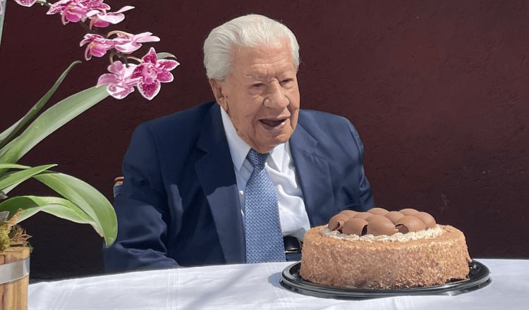 “Me siento sano y fuerte”: Ignacio López Tarso en su cumpleaños 98