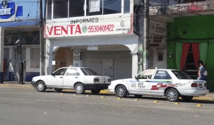 Taxistas en Cárdenas “se esconden” de operativo de Semovi