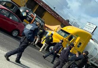 [VIDEO] Robo de pipa desata persecución y balacera en Puebla