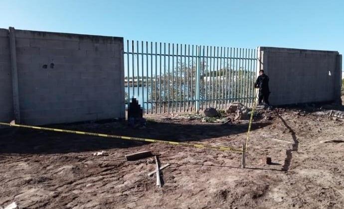 Encuentran cuerpo sin vida en barda perimetral de ‘prepa’ en Sinaloa