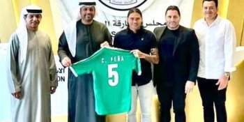 Gullit Peña llega al futbol de Emiratos Árabes