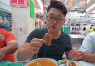 Conquista comida tabasqueña a youtuber coreano