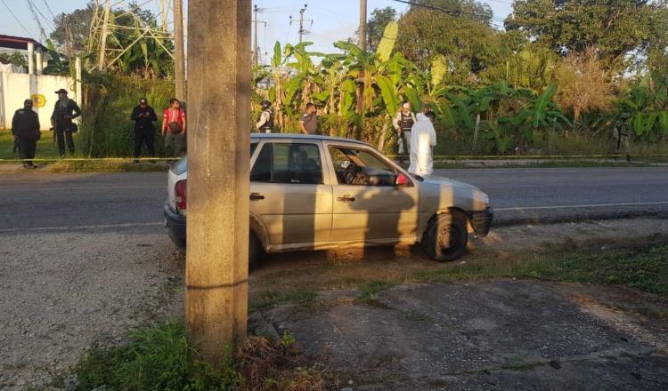 Encuentran a hombre ejecutado dentro de su auto, en Macuspana