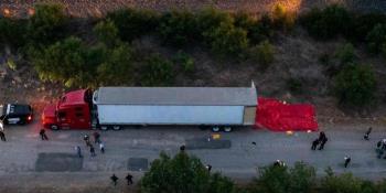 Vinculan a proceso a seis personas por muerte de 53 migrantes hallados en la caja de un tráiler