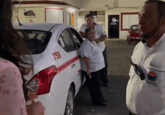 Denuncian nuevos casos de acoso en taxis en QR y Colima