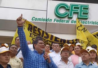 Marcha PRD y advierte que harán valer amparos de Resistencia Civil contra "cortes" y "trabajadores" de CFE