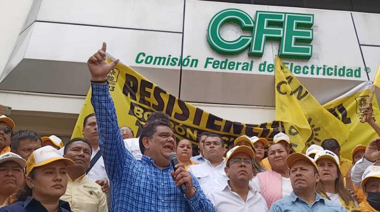 Marcha PRD y advierte que harán valer amparos de Resistencia Civil contra "cortes" y "trabajadores" de CFE