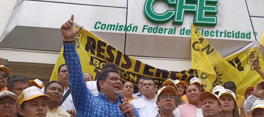 Marcha PRD y advierte que harán valer amparos de Resistencia Civil contra “cortes” y “trabajadores” de CFE