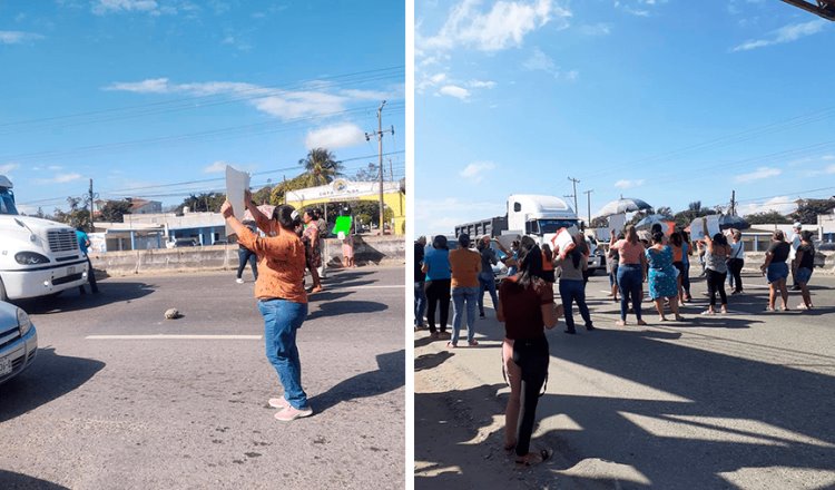 Bloquean padres de familia carretera Villahermosa-Frontera; exigen reparación de un socavón