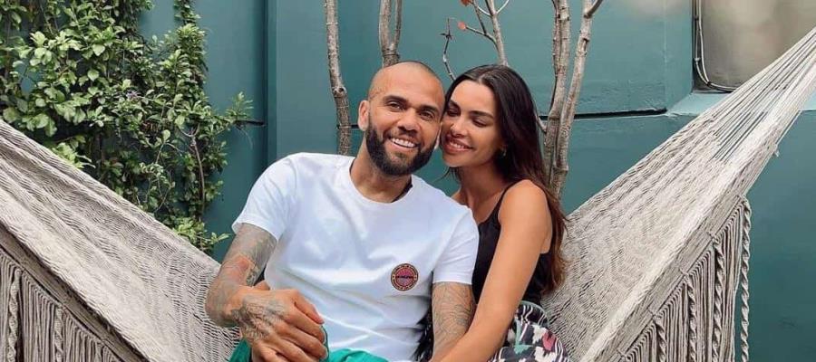 Esposa de Dani Alves le pide el divorcio