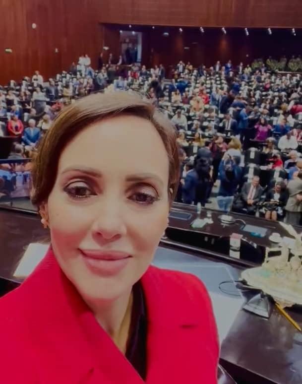 Aquí me van a poner la banda presidencial, prevé Lilly Téllez en visita a Cámara de Diputados