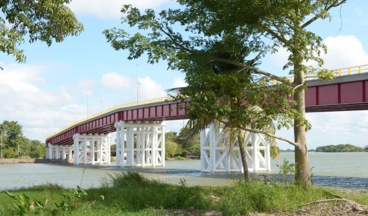 Puente de Quintín Arauz podría estar representado en carro alegórico o stand de Centla: alcaldesa