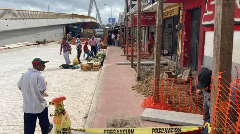 Ambulantes se adelantan a inauguración y se instalan en zona de socavón en Ruiz Cortines