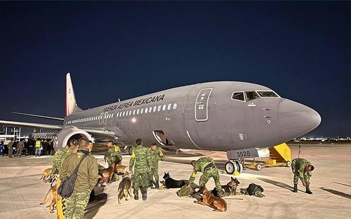 Llega a Turquía escuadrón mexicano para colaborar en labores de búsqueda y rescate