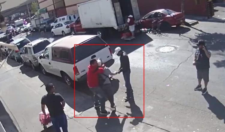 Cae presunto ladrón tras aplicar “llave china” a víctima en centro de CDMX