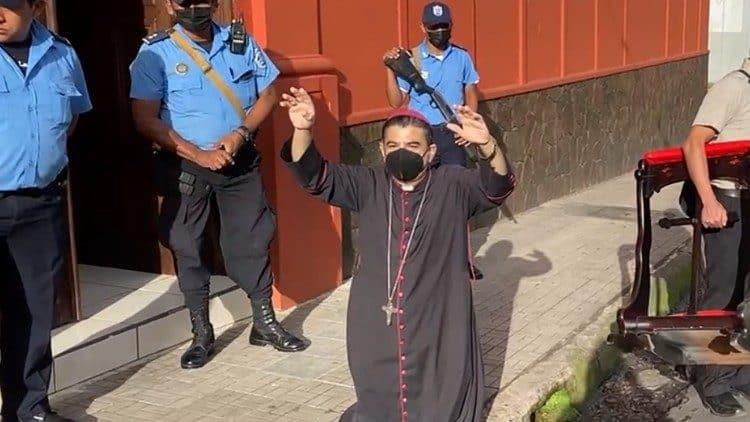 Condena Gobierno de Nicaragua a 26 años de prisión a Obispo Rolando Álvarez