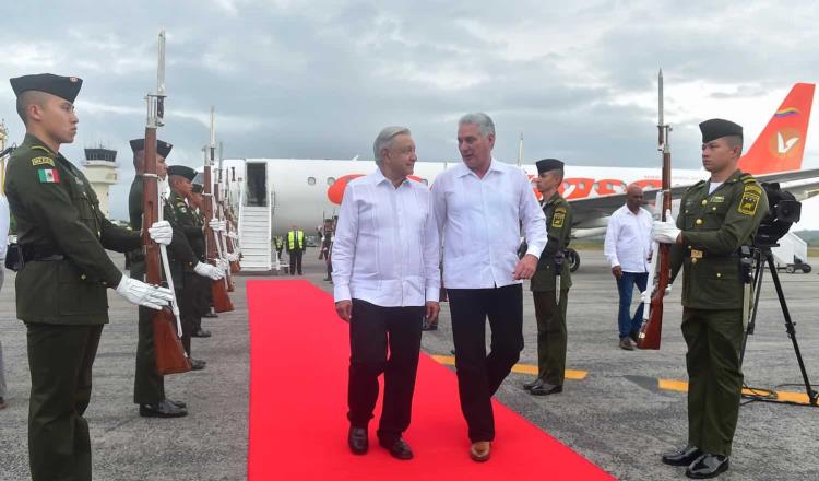 Recibe López Obrador en Campeche al presidente de Cuba; lo llama “huésped distinguido” 