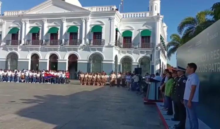 Realizan homenaje en Plaza de Armas para el fomento y respeto a símbolos patrios