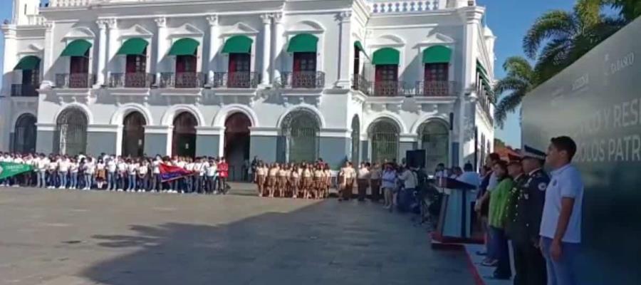 Realizan homenaje en Plaza de Armas para el fomento y respeto a símbolos patrios