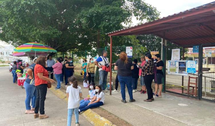 Por falta de intendente, padres cierran primaria en Blancas Mariposas