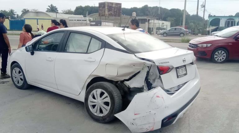 Choque por alcance en la Cárdenas-Villahermosa deja una mujer herida