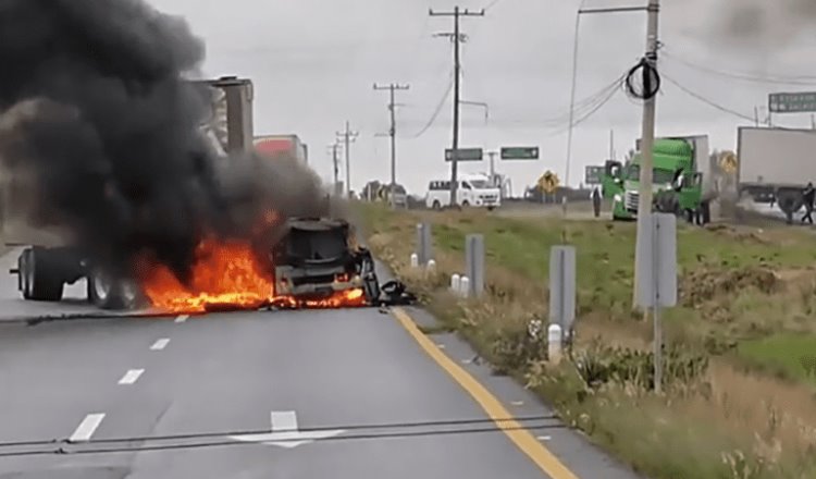 Se registran bloqueos y autos incendiados en Fresnillo, Zacatecas