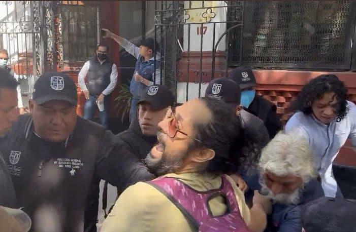 Se enfrentan policías y civiles por bailes sonideros en la Cuauhtémoc, CDMX
