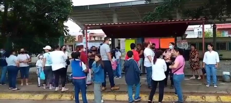 Por segundo día, bloquean primaria en Blancas Mariposas