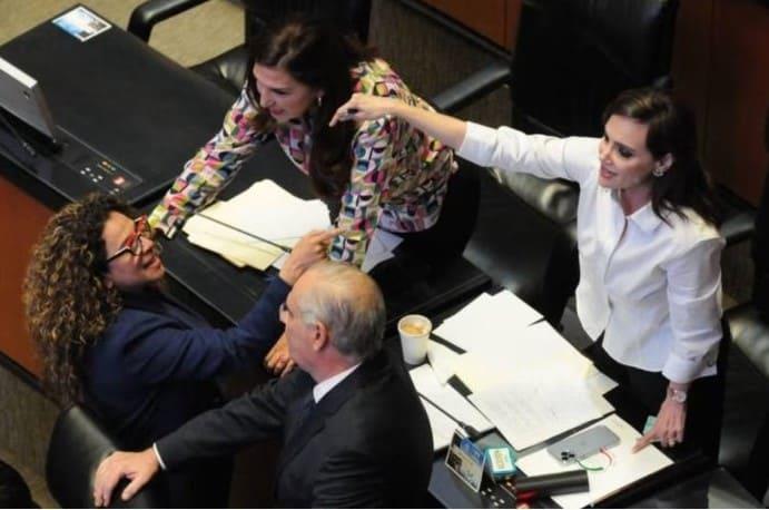 ¡Se dieron con todo! Lilly Téllez y Rocío Abreu protagonizan discusión en el Senado