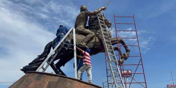 Denuncian que Ayuntamiento de Jalpa dañó estatua de bronce de Gregorio Méndez