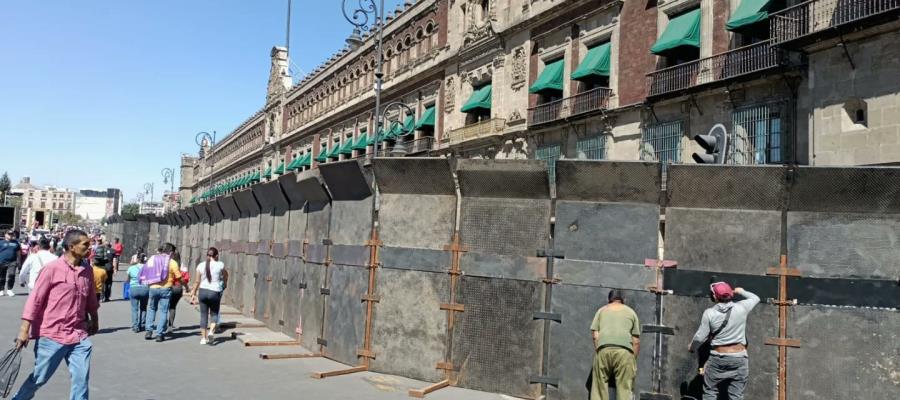 Protegen Palacio Nacional con vallas metálicas, previo a marcha en defensa del INE