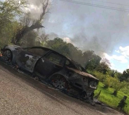 Se incendia auto en Jalapa