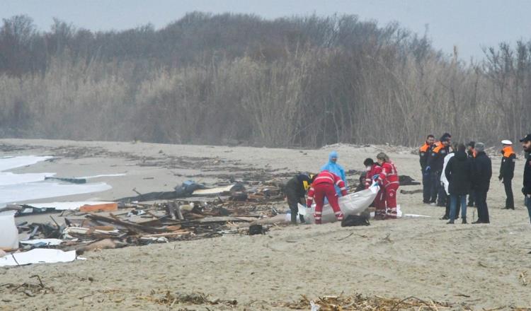 Fallecen 62 migrantes en naufragio frente a costas italianas
