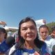 Exhiben a Gina Trujillo en Mañanera, por replicar mensaje donde aseguraban que Tesla no se instalaría en México