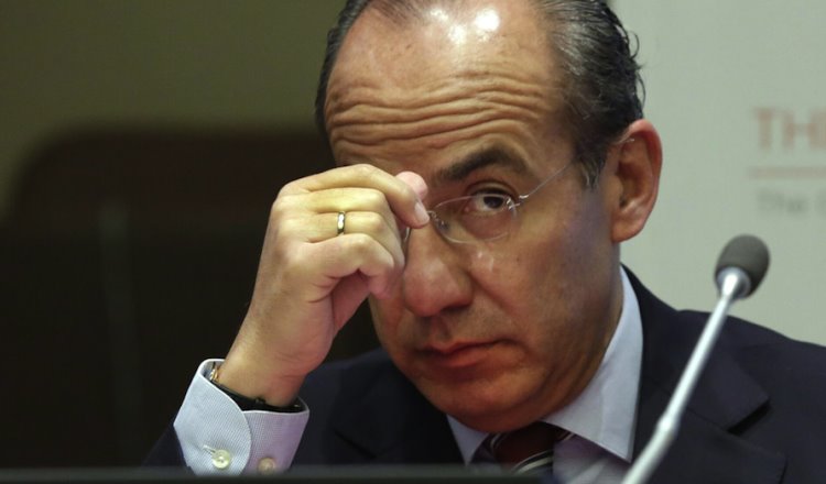Aplazan indefinidamente clases de Felipe Calderón en España