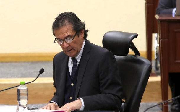 Edmundo Jacobo solicitó un amparo para ser restituido como secretario Ejecutivo del INE