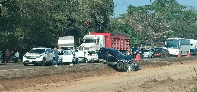 Doble accidente en la Villahermosa – Cárdenas provoca tráfico vial