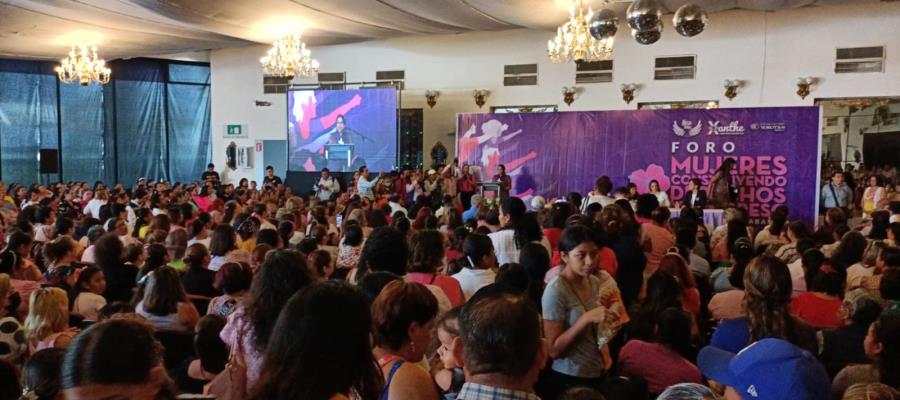 Foro de mujeres termina en acto de apoyo a Claudia Sheinbaum y Javier May