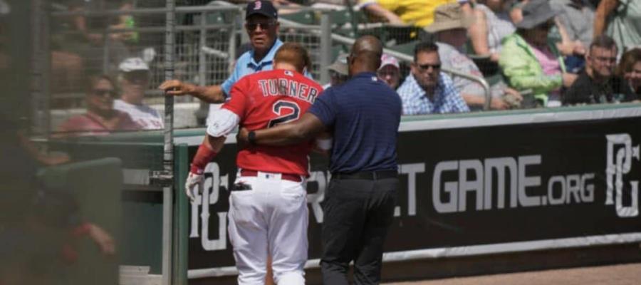 Justin Turner, con 16 puntos tras impactante golpe