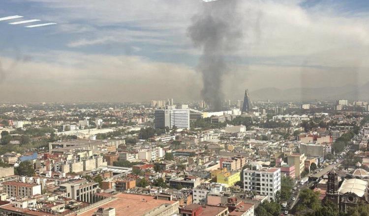 Se incendian 3 locales de Plaza Fórum Buenavista en CDMX