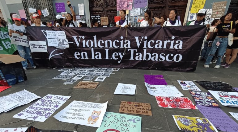 Claman justicia para víctimas de feminicidio en Tabasco, en el Día Internacional de la Mujer